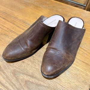 G.H. Bass - Brown Leather Mules | Size 8 | Natural Worn Look - Great condition